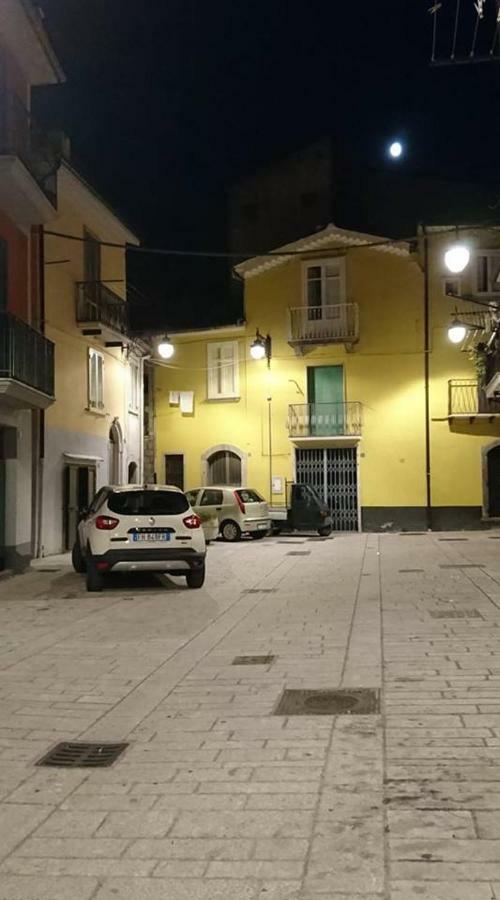 Casa Vacanze Piazza Apartment 2 Sant'Andrea di Conza Exterior photo